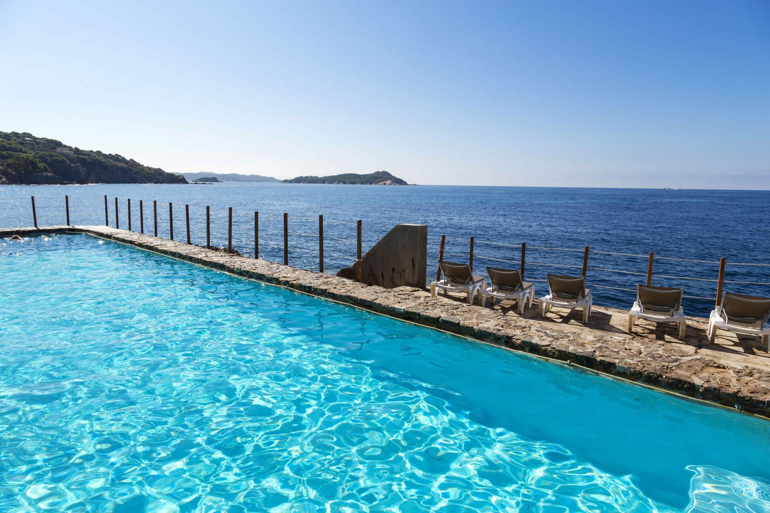 Hotel Piscine en bord de mer Var